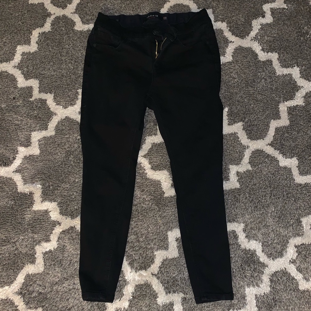 torrid bombshell skinny black jean size 10 short